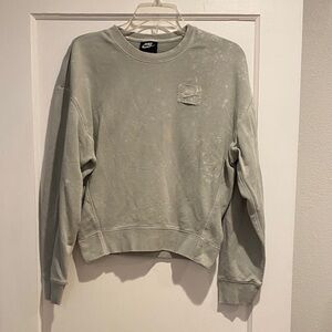Nike Women’s Sage Green Distressed Crop Crewneck Sweatshirt size Small
